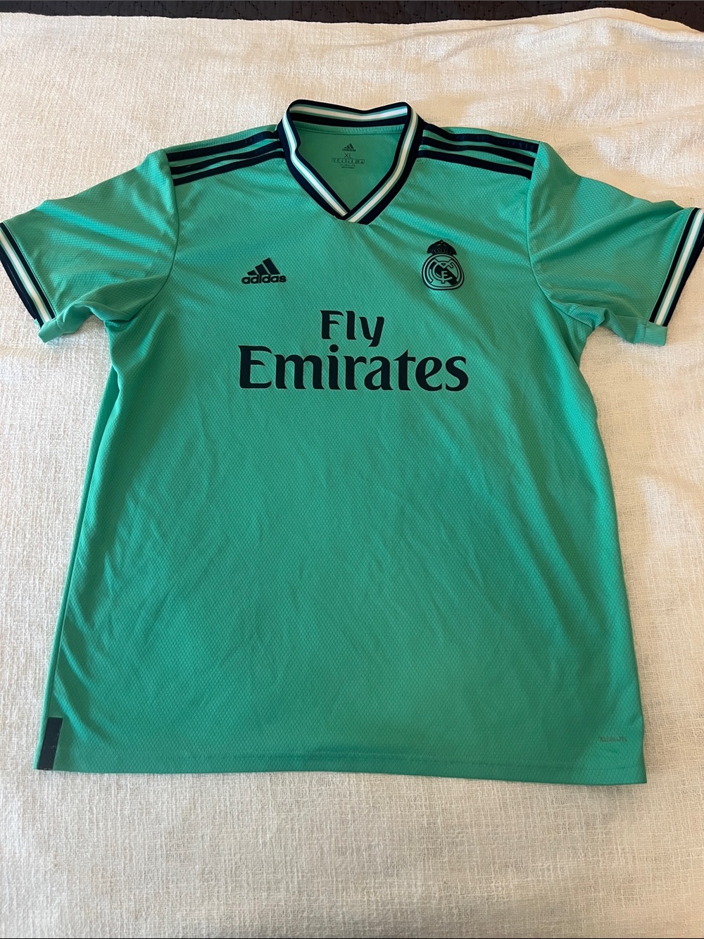 Adidas Real Madrid 2019/2020 Third Jersey in the official "Hi-Res Green" Sz XL